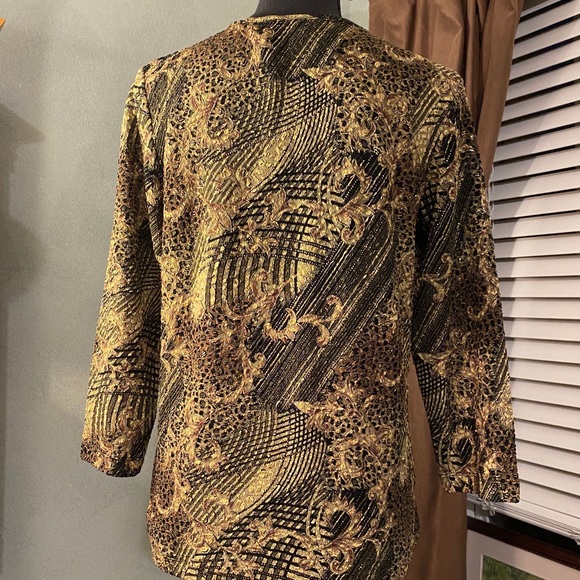 Chico’s Design 3/4 sleeve Top - Picture 5 of 11